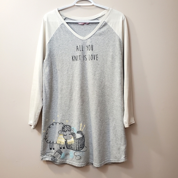 "All You Knit is Love" sleep shirt - La Vie en Rose - Size M - Picture 1 of 6